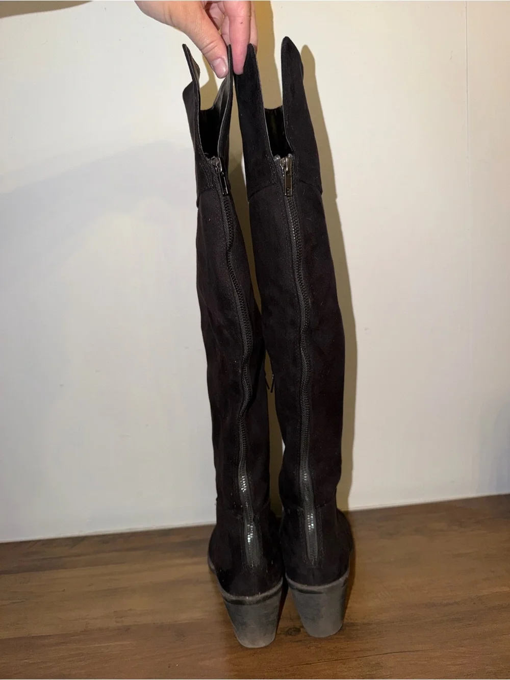 N/A elegant tall